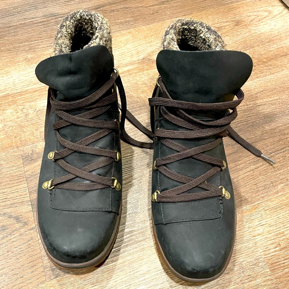 Merrell ankle height winter boots.